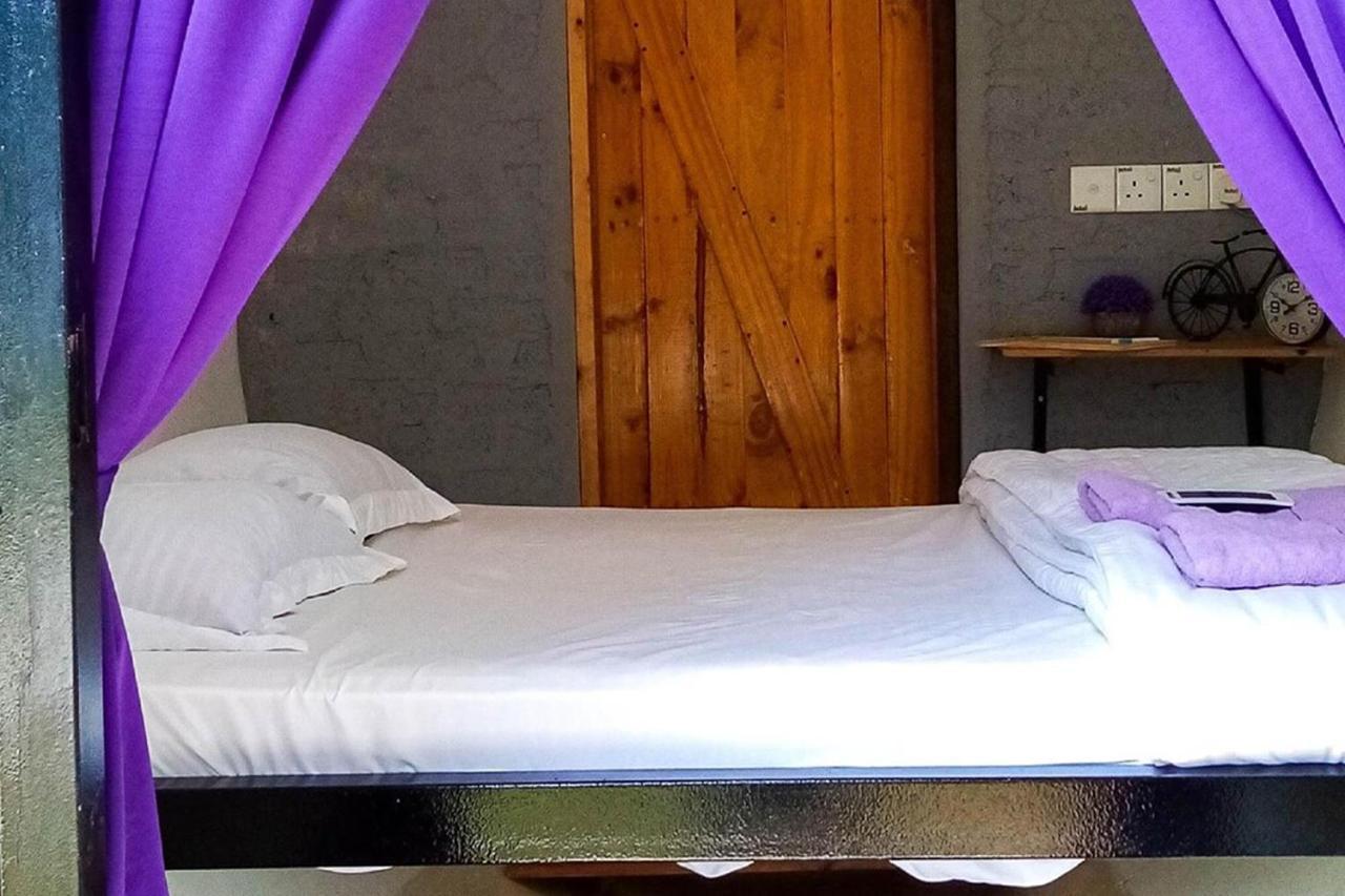 Bagan Pinang Guest House Порт-Діксон Екстер'єр фото